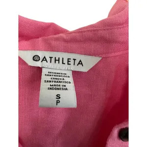 Athleta Retreat Linen Short Sleeve Shirt in vibrant pink size Small MSRP $89 thumbnail 5
