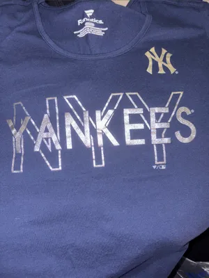 Fanatics New York Yankees cold-shoulder t-shirt, Medium thumbnail 2
