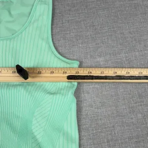 Lululemon Tank Top Womens Small Green Cropped Built-In Bra Moisture Wicking Yoga thumbnail 3