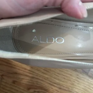 ALDO Women's Cream Pumps size 8/39 thumbnail 2