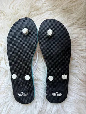 Kate Spade White Flamingo Print Flip Flops Size US 8M thumbnail 6