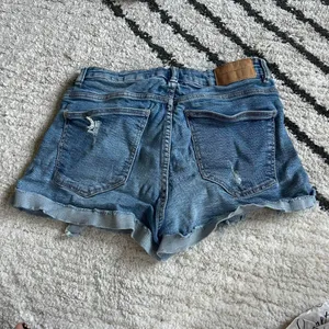 Zara Distressed short shorts thumbnail 2
