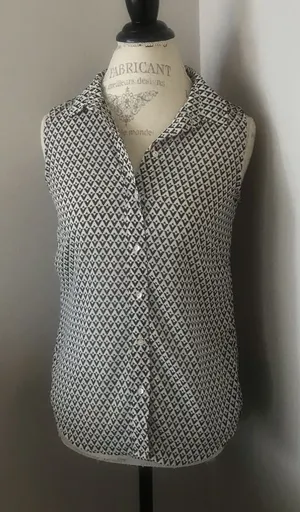 H&M Button Down Geometric Print Blouse Sz 4 thumbnail 1