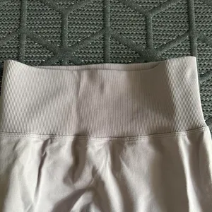Size S Light Purple High-Waisted Leggings with Scrunched Butt thumbnail 3