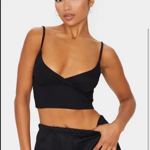 Pretty Little Thing basic jersey bralette Black  — Trendy going out top thumbnail 1
