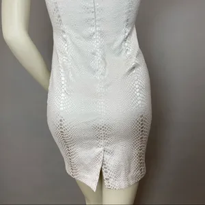 Elliatt Snakeskin White Dress Mini Off The Shoulders‎ Cut-Out Short Animal Print thumbnail 7