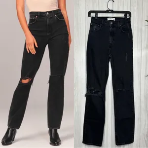 NWT Abercrombie & Fitch Ultra High Rise 90s Straight Jean Black Destroy 24 / 00R thumbnail 2