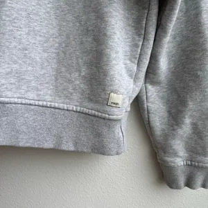 Vuori Restore Half Zip Organic Cotton Fleece Light Gray Size Medium Relaxed Fit thumbnail 2