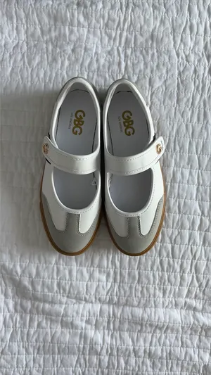 GBG Sneakers White Size 5.5 thumbnail 3
