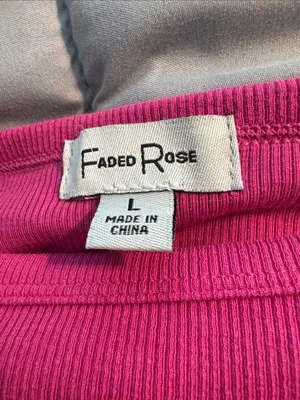 Women’s Short-Sleeve Ribbed Tee in Fuchsia thumbnail 3