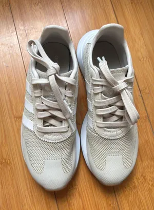 Adidas Sneakers thumbnail 1