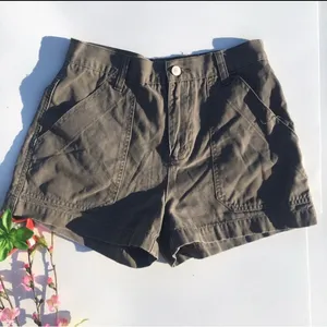 American Eagle Women's high waisted Shorts size 4 thumbnail 2