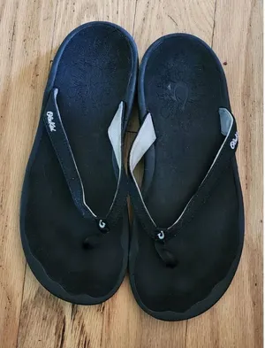 Olukai Flip‎ Flops Womens Size US 6 Black Thong Straps Beach Minimalist Casual thumbnail 1