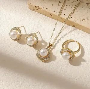 Elegant Gold and Pearl Jewelry Set thumbnail 2