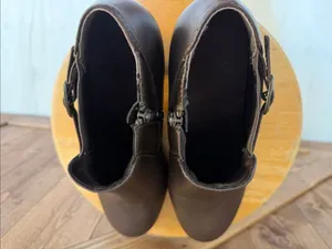 Croft & Barrow Women’s Size 8 Brown Heeled Ankle Booties thumbnail 5