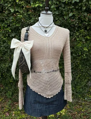 ✨BCBG crochet top thumbnail 1
