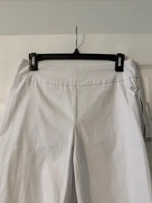 new directions White Bermuda Shorts Mid-Length Cut inseam 11” waist 30” size 6 thumbnail 2