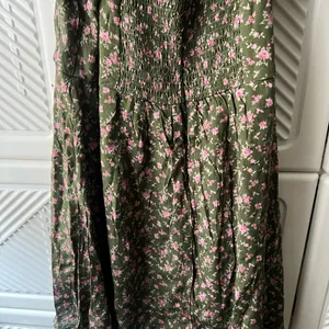 Francesca’s Floral Green Dress thumbnail 10