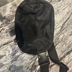 Lole Black adjustable sling waist/ fanny pack Bag thumbnail 2