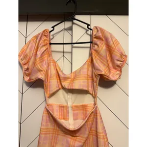 ASOS Design Women’s 6 Pink Orange Plaid Cut Out Puff Sleeve Zipper Mini Dress thumbnail 4