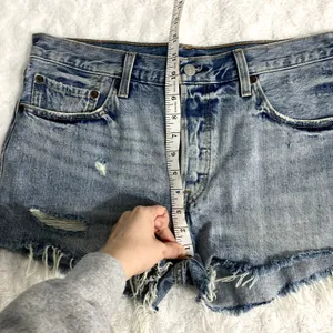 Levi's 501 Blue Medium Wash Denim Cut-off Button Fly Summer Beach Shorts 31 thumbnail 8