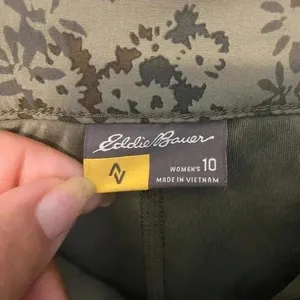Eddie Bauer Travex Skort Womens‎ 10 Olive Green Floral Hiking Outdoor Skirt thumbnail 8