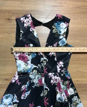 Windsor Women’s Small Black Floral Deep V Open Back Fit Flare Dress thumbnail 5