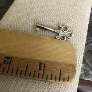 Vintage Silver Tone Pendant thumbnail 2