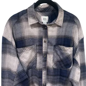 BDG Urban Outfitters Blue and Grey Plaid‎ Oversized Flannel Top Size S thumbnail 3