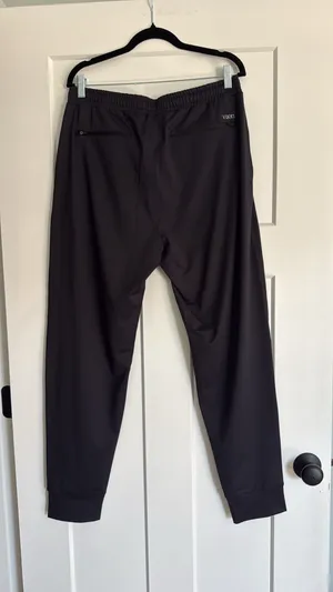 Vuori Large Ponto Performance Joggers in Black thumbnail 4