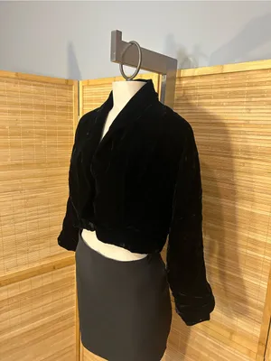 Vintage Black velvet cropped bolero jacket with button closure woman’s small med thumbnail 2