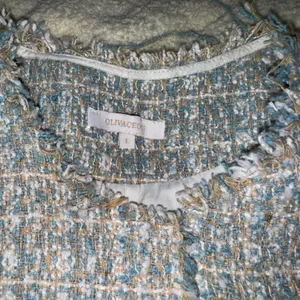 Olivaceous Blue and White Tweed Blazer thumbnail 2