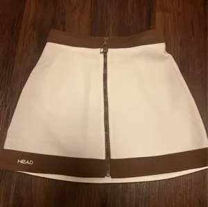 Head Skirt thumbnail 1