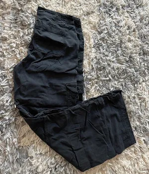 American Eagle Wide-Leg Black Cargo Pants thumbnail 1