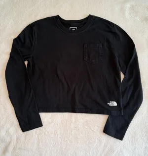 The North Face Girls Black Long Sleeves Crop Tee XL Sporty thumbnail 1