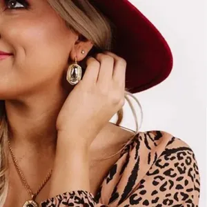 NWOT Kendra Scott Anna Vintage Gold Drop Earring In Black Pyrite thumbnail 2