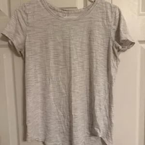 Lululemon Love crew short sleeve thumbnail 1