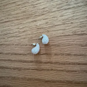 Earrings thumbnail 3