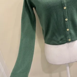 Clueless Movie Merch Sage Green Cropped V-Neck Button Front Cardigan Sweater XS thumbnail 3