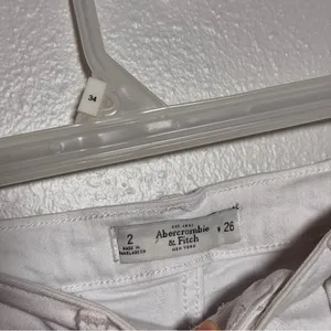 Abercrombie & Fitch High Rise White Distressed Women Jean Shorts size 2‎ thumbnail 3