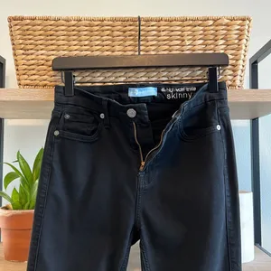 7 For All Mankind The High Waist Ankle Skinny Black Jeans, 26 thumbnail 7