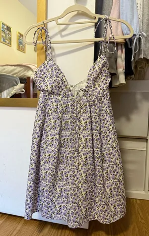 More to come floral dress thumbnail 1