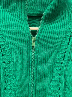 Beautful green long sleeve sweater like new thumbnail 3