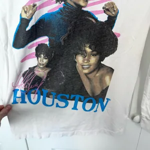 REVOLVE DAYDREAMER Whitney Houston Dance With Somebody Tee SMALL thumbnail 7