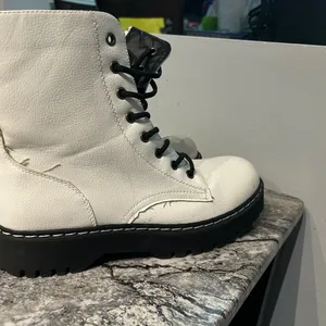 Union Bay Women's White Leather Lace-Up Boots thumbnail 4