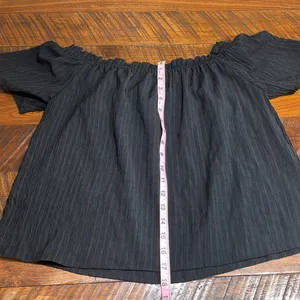 Boutique Textured Off Shoulder Top with Shorts Elodie Set thumbnail 8