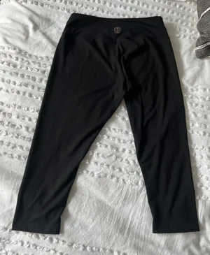 Balance Collection High Rise 3/4 Leggings thumbnail 3