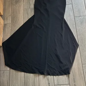 Windsor Black One-Shoulder Gown thumbnail 8