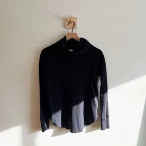 Aritzia TNA Thermal Waffle Knit Cowl Neck Top Size XS thumbnail 2