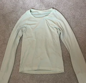 Lululemon Long Sleeve Swiftly Tech Race Length 2.0 thumbnail 2